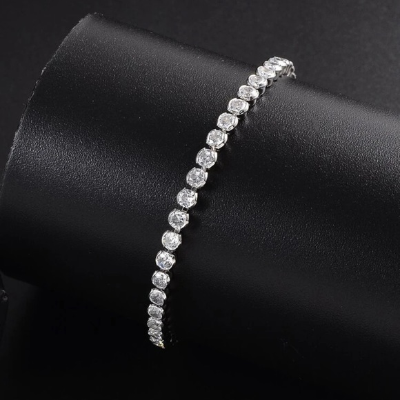 🆕 Women’s Silver Cubic zirconia diamond faux pearl slide-adjust Tennis Bracelet - Picture 2 of 4
